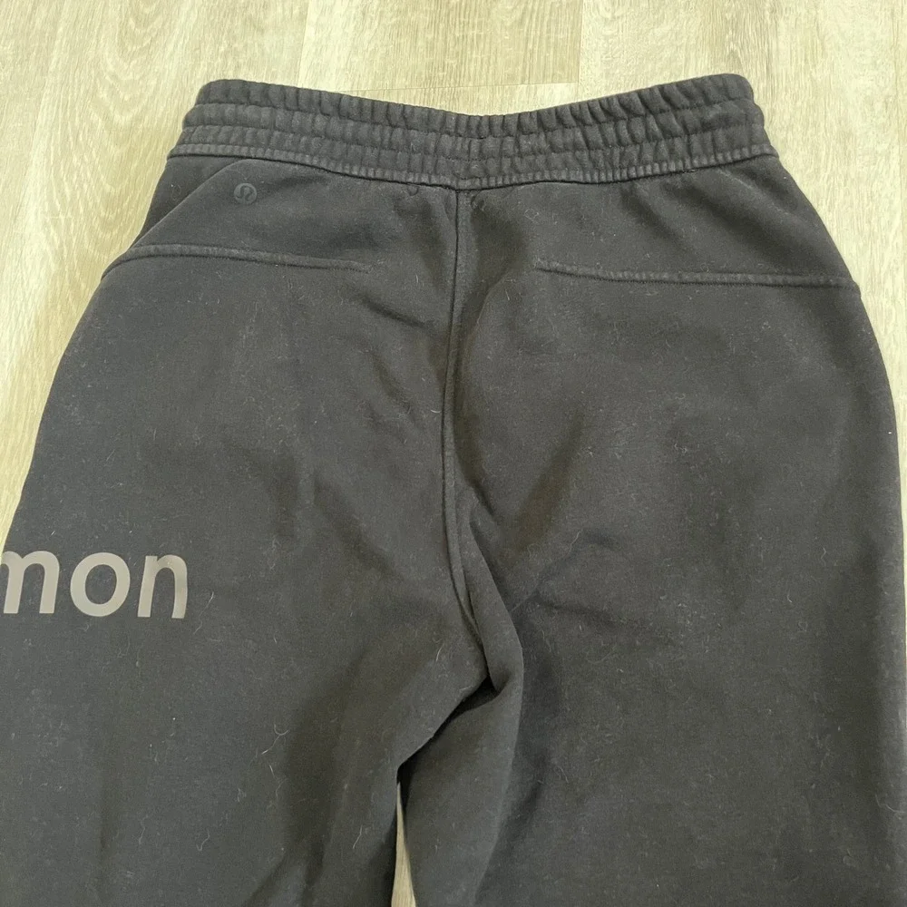 Lululemon Loungeful High Rise Graphic Fleece Jogger Black Sz 6 Travel Lounge
